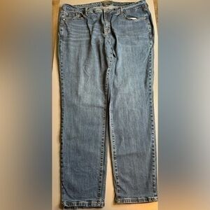 Torrid Boyfriend Straight Vintage Stretch Mid-Rise Jean 22T